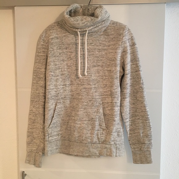 Divided Tops - Grey sweatshirt